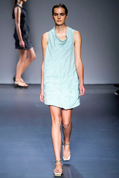 Look 25